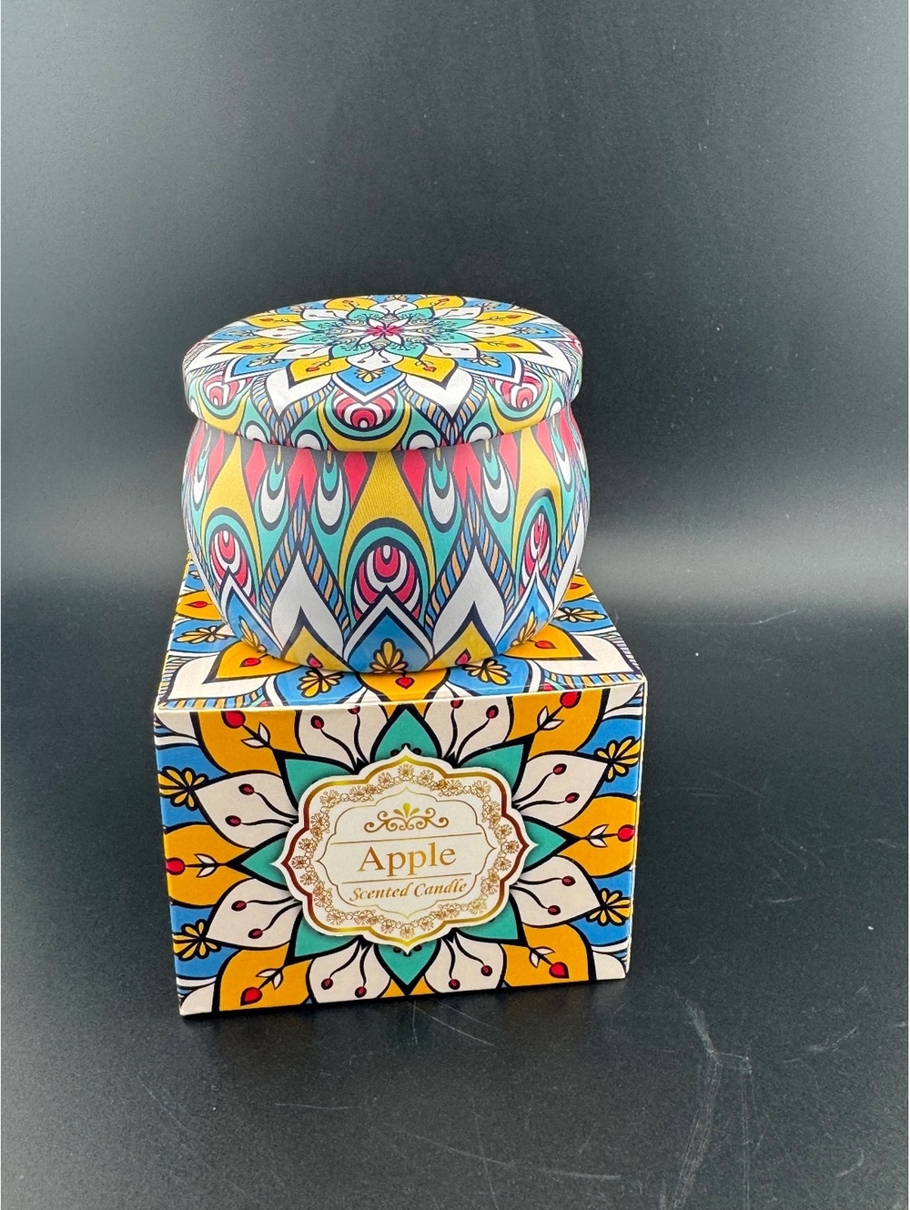 Apple Scented Jar Candle with Colorful Patterned Tin 🦩